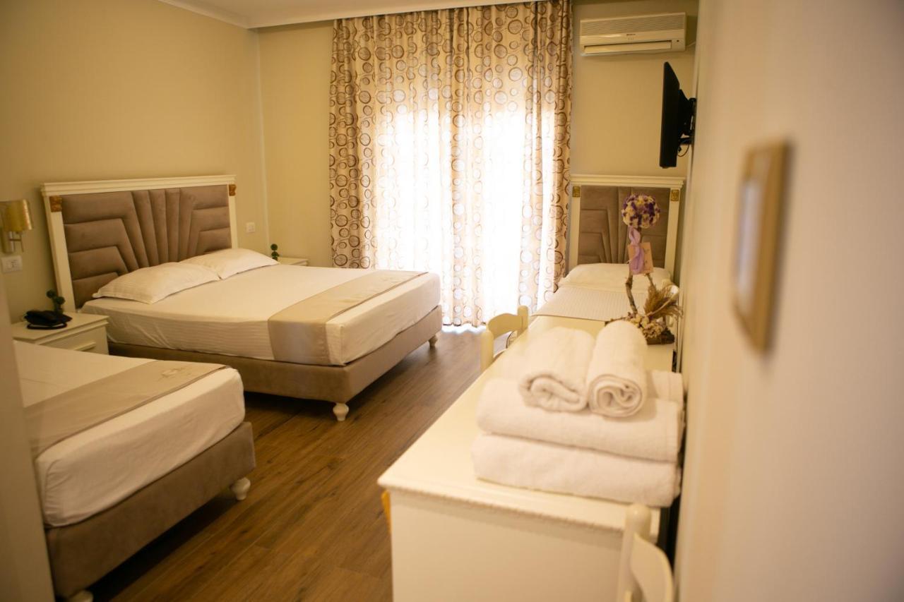 Hotel Vila Mare Durres Exterior photo
