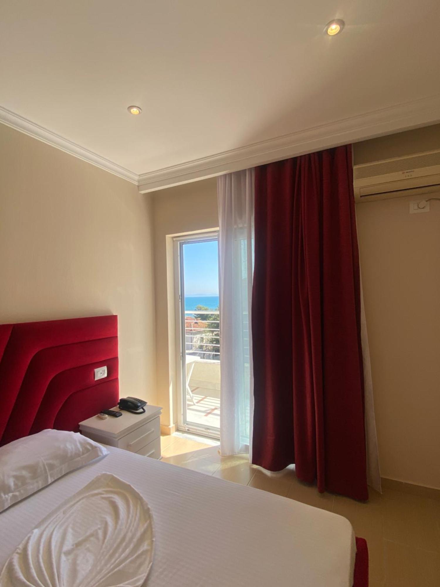 Hotel Vila Mare Durres Exterior photo