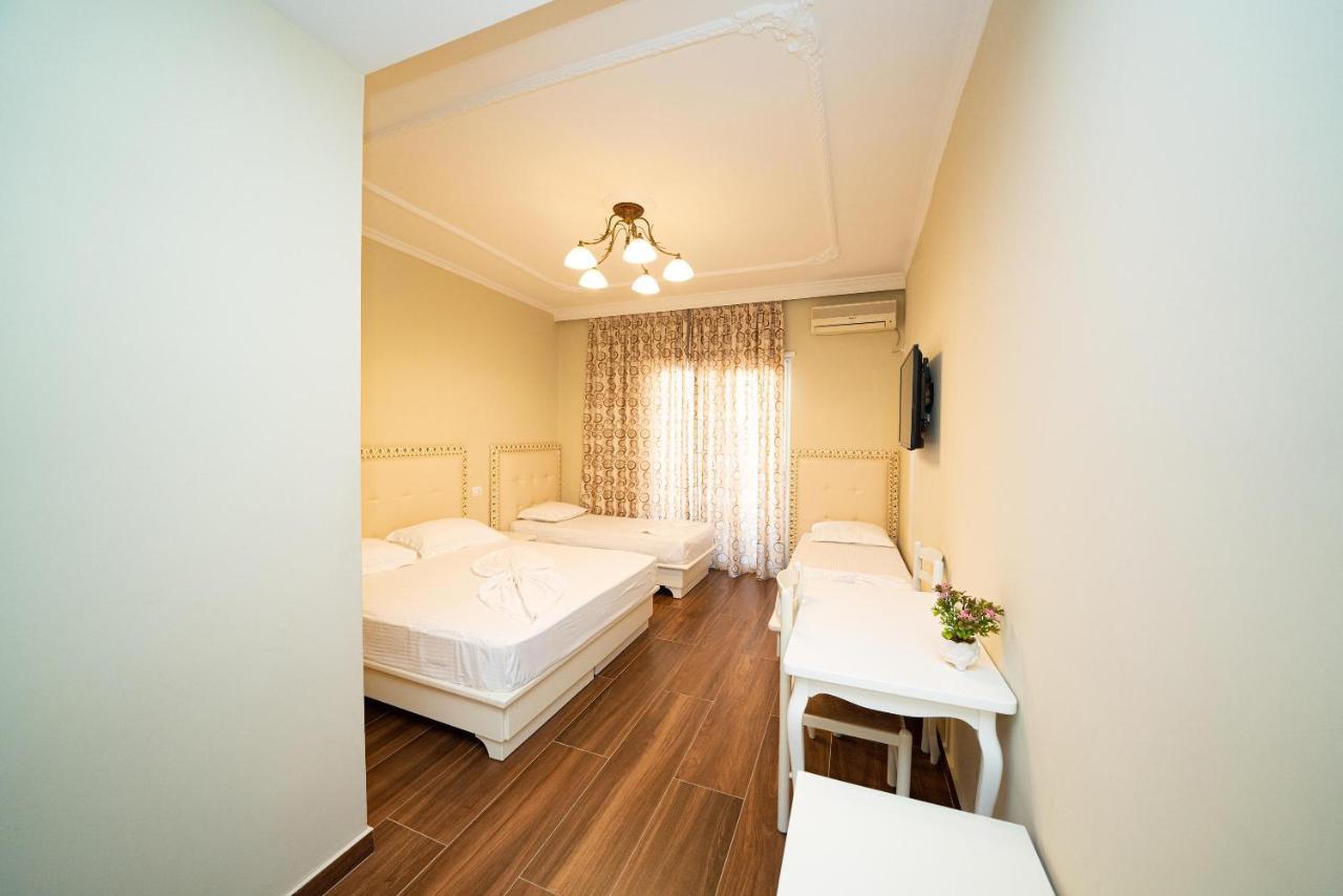 Hotel Vila Mare Durres Exterior photo