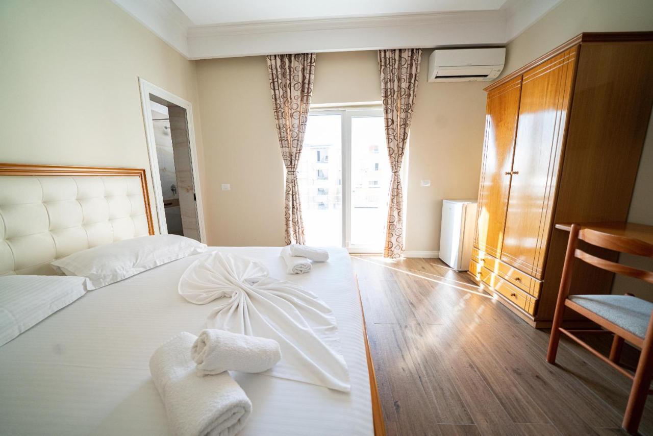 Hotel Vila Mare Durres Exterior photo